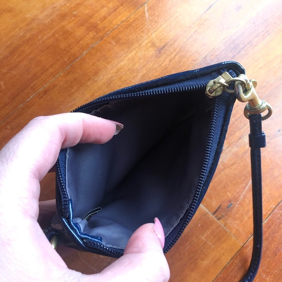 Coach Poppy Wristlet - Picture 4 of 6